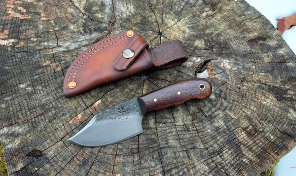 ******** Available To Purchase Now ******* Caribou Hunter / Heavy Blade Skinner